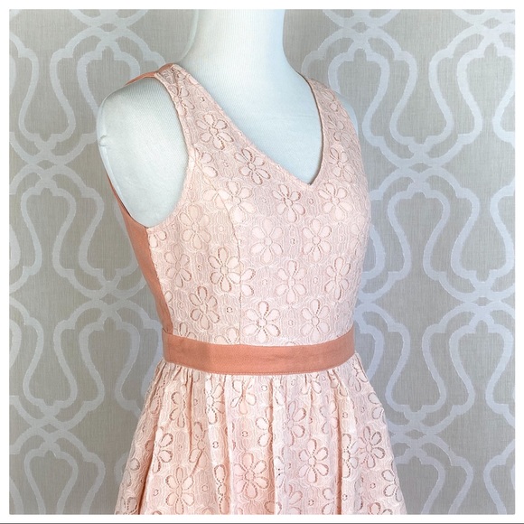 Marilyn Retro Blush Spring Dress - Picture 4 of 8